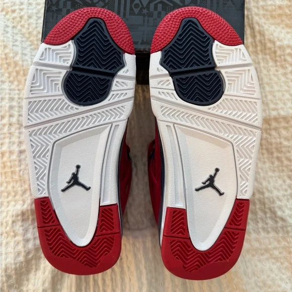 Jordan 4 Retro - Picture 4 of 6